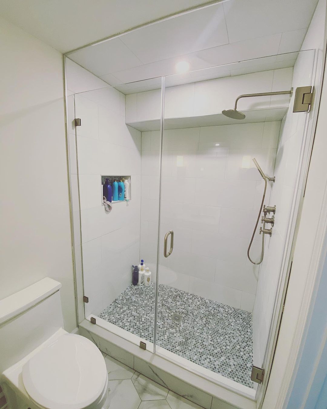 Modelo Diamond - Panel Fijo + Puerta Bisagrada